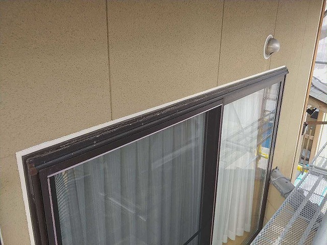 掃き出し窓上の施工後
